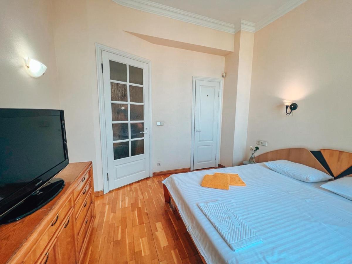Apartments Rentals Ukraine On Kreshchatik Kijev Kültér fotó