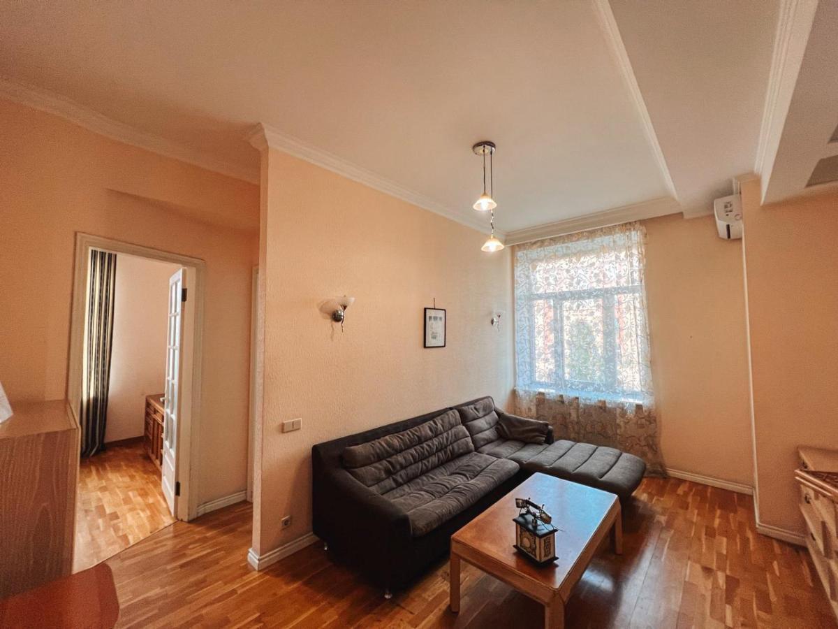 Apartments Rentals Ukraine On Kreshchatik Kijev Kültér fotó