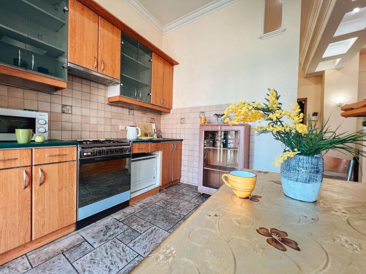 Apartments Rentals Ukraine On Kreshchatik Kijev Kültér fotó