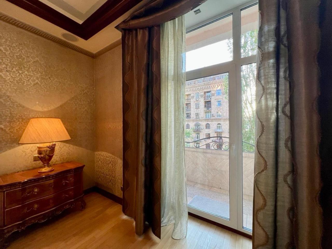 Apartments Rentals Ukraine On Kreshchatik Kijev Kültér fotó
